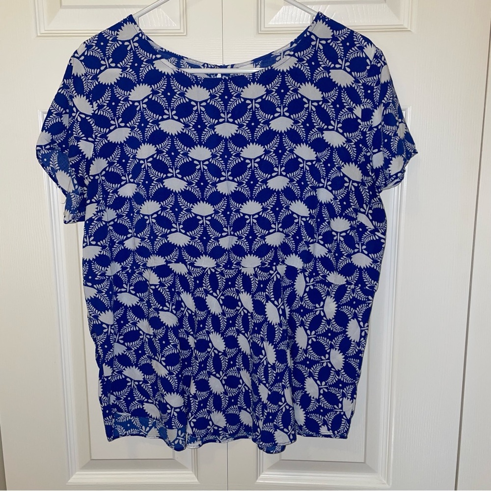 Old Navy Women’s Blue and White Floral Pattern Peplum Blouse